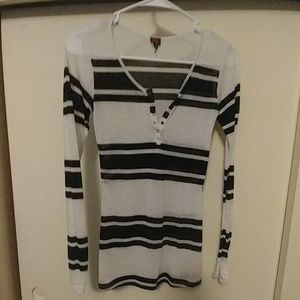 Cute Macys juniors soft layering  long sleeve tee